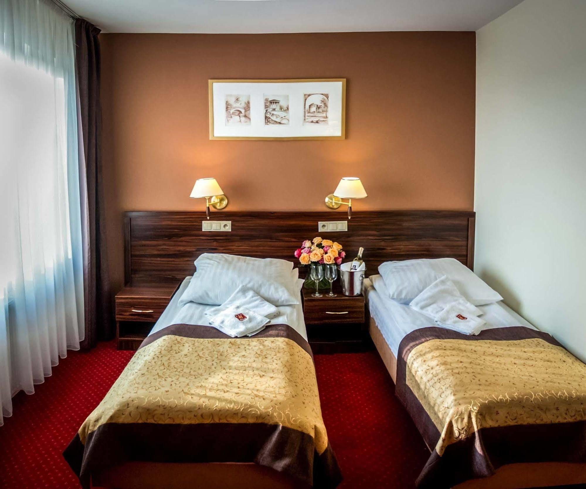 Hotel Pikul Puławy Eksteriør bilde