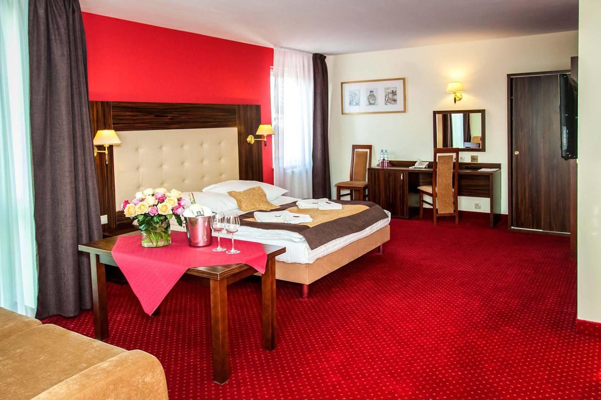 Hotel Pikul Puławy Eksteriør bilde